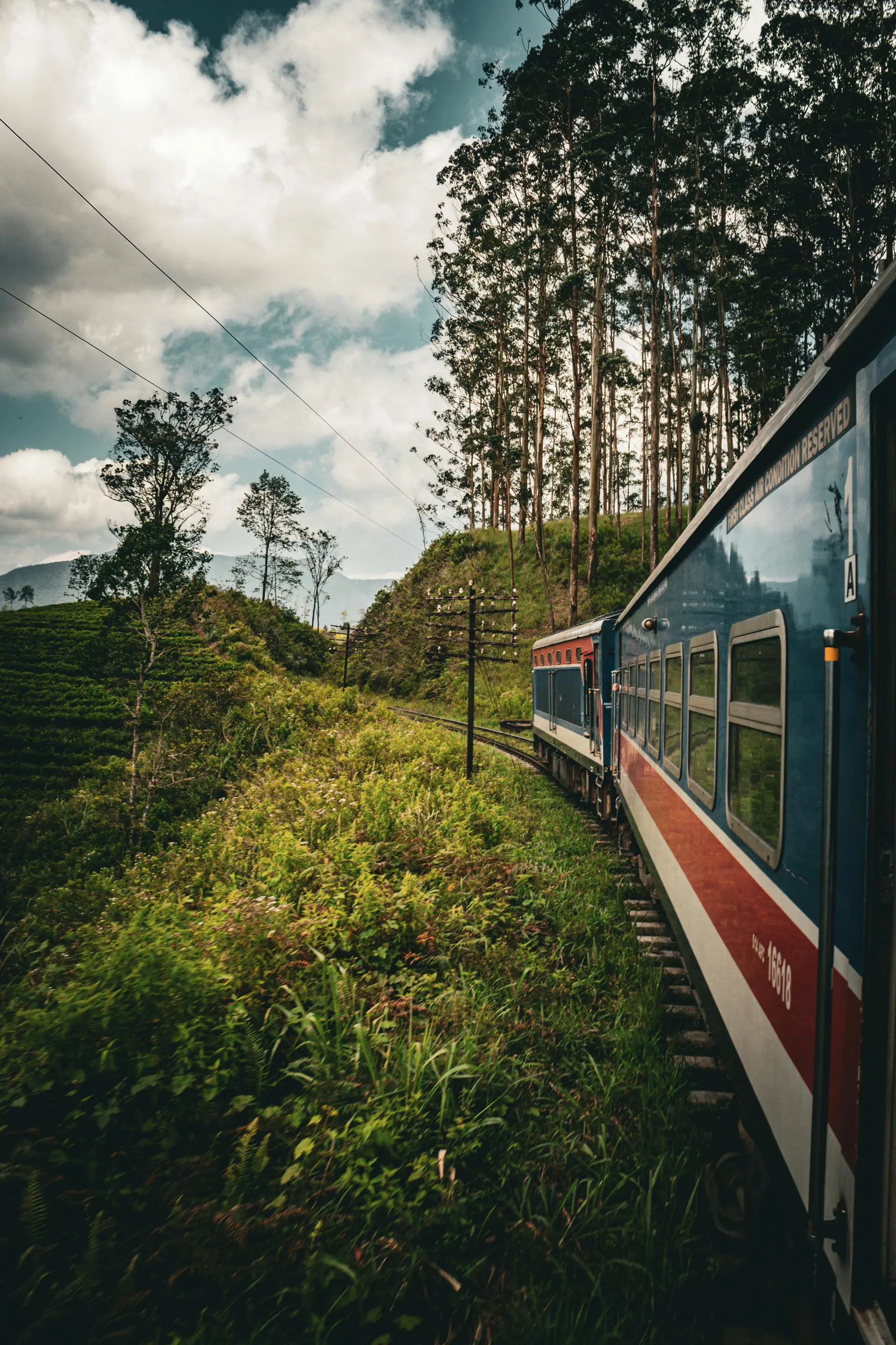 Scenic Train Journey Sri Lanka Highlands